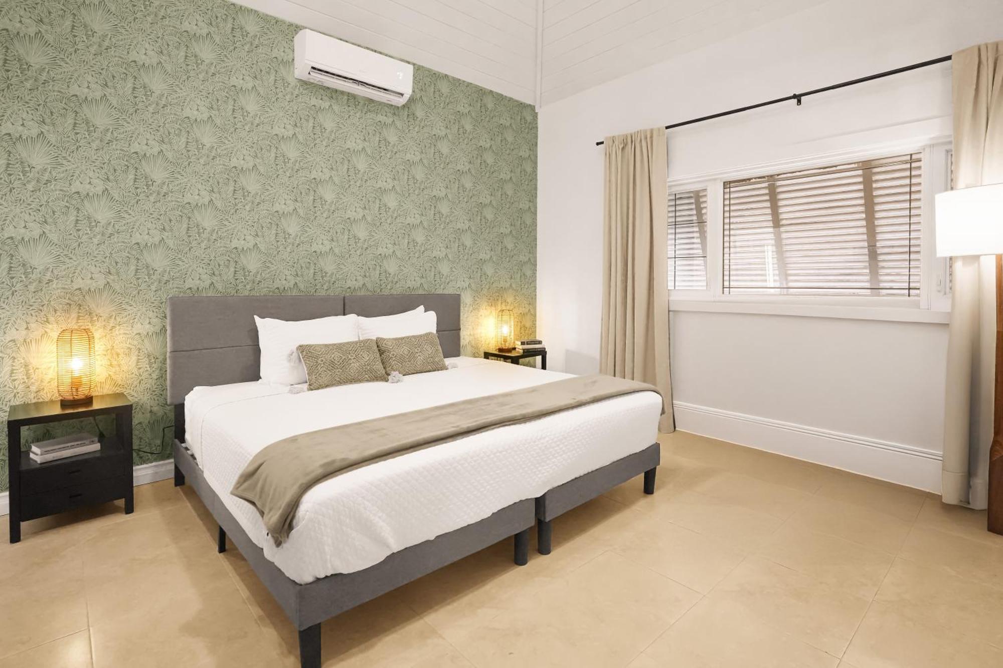 Cobalt Coast Resort West Bay Dış mekan fotoğraf